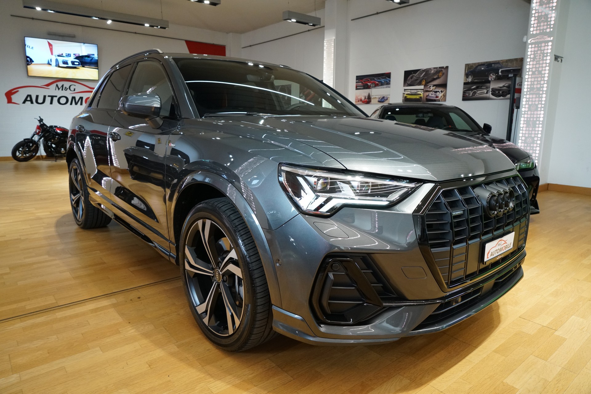 AUDI Q3 40 TFSI S line quattro S-tronic-image-2