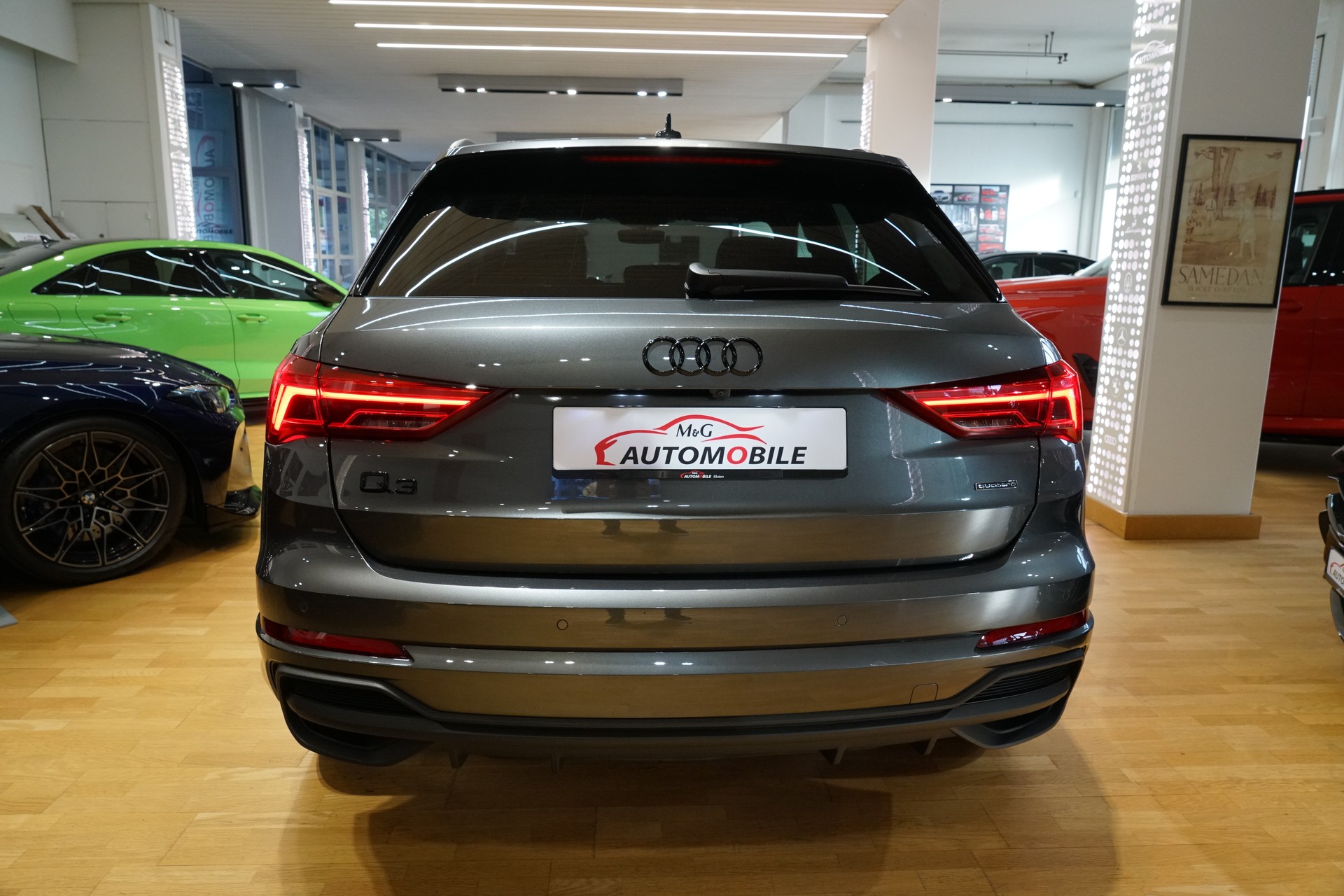 AUDI Q3 40 TFSI S line quattro S-tronic-image-4