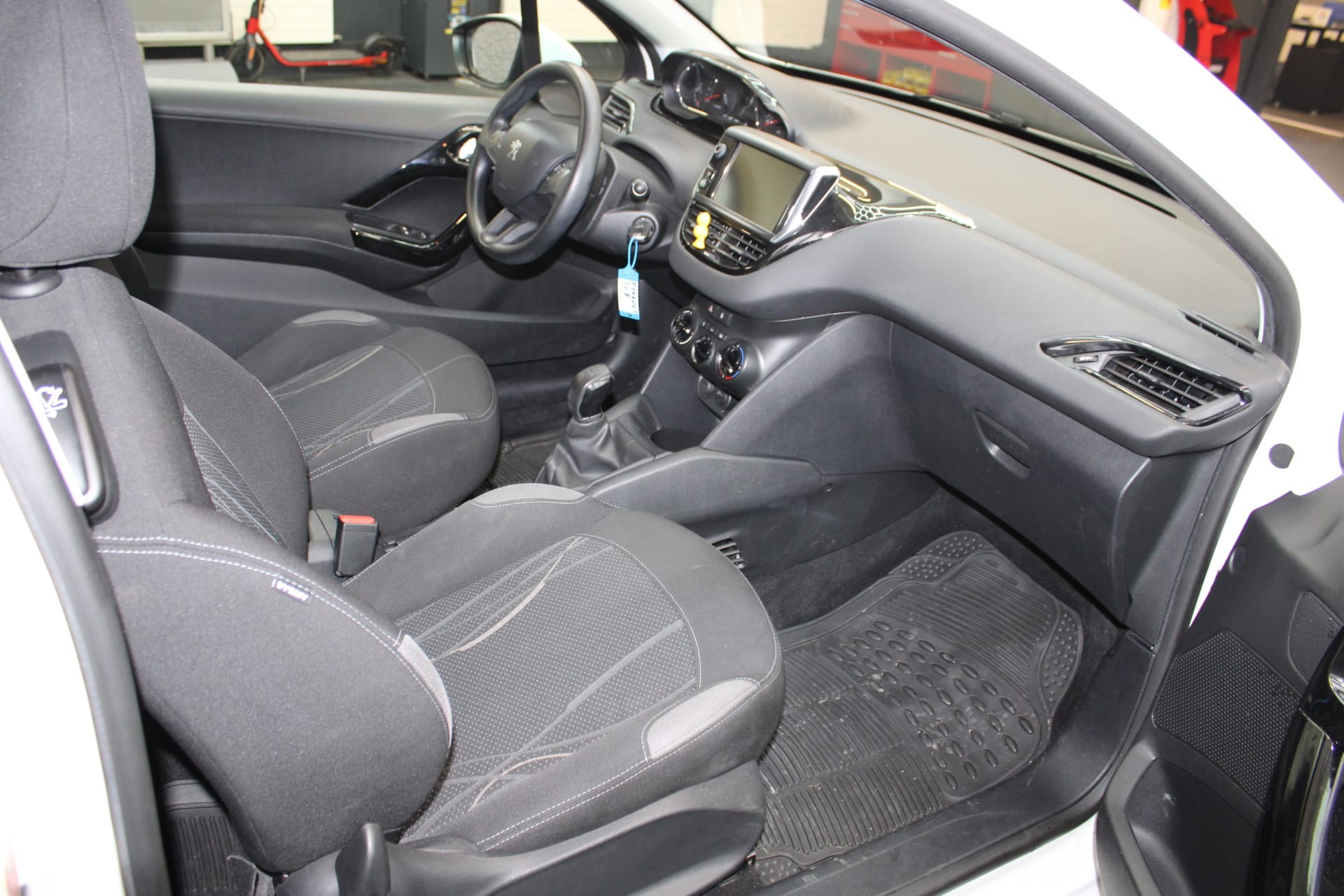 PEUGEOT 208 1.0 VTi Access-image-9
