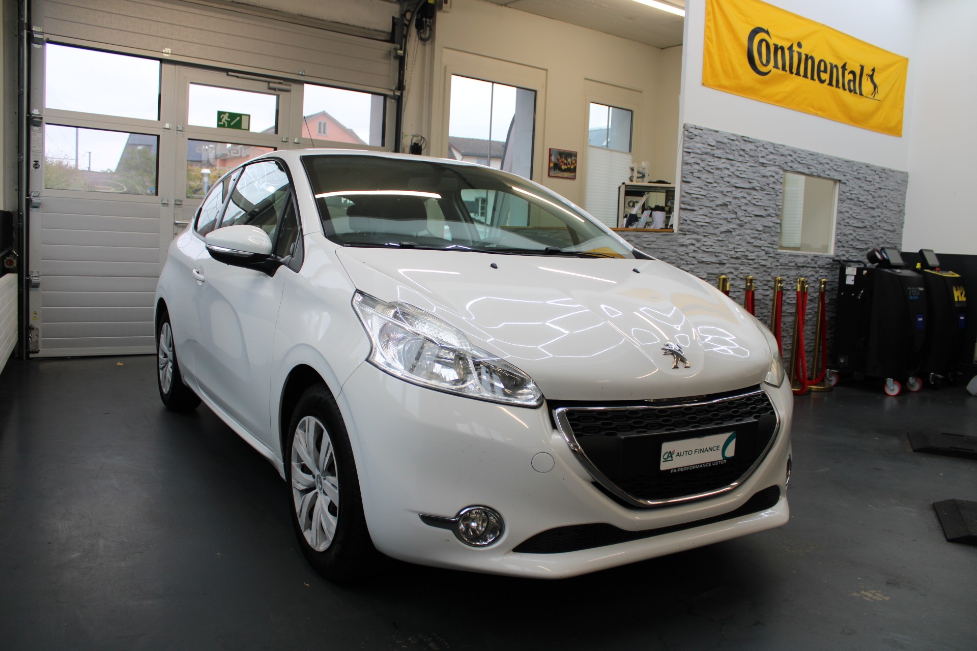 PEUGEOT 208 1.0 VTi Access-image-10
