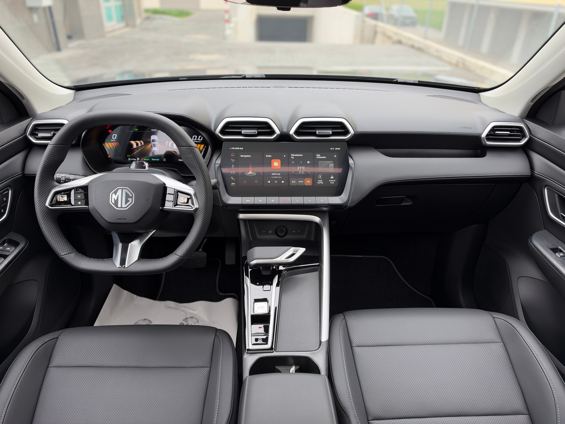 MG ZS 1.5 HEV Luxury-image-10