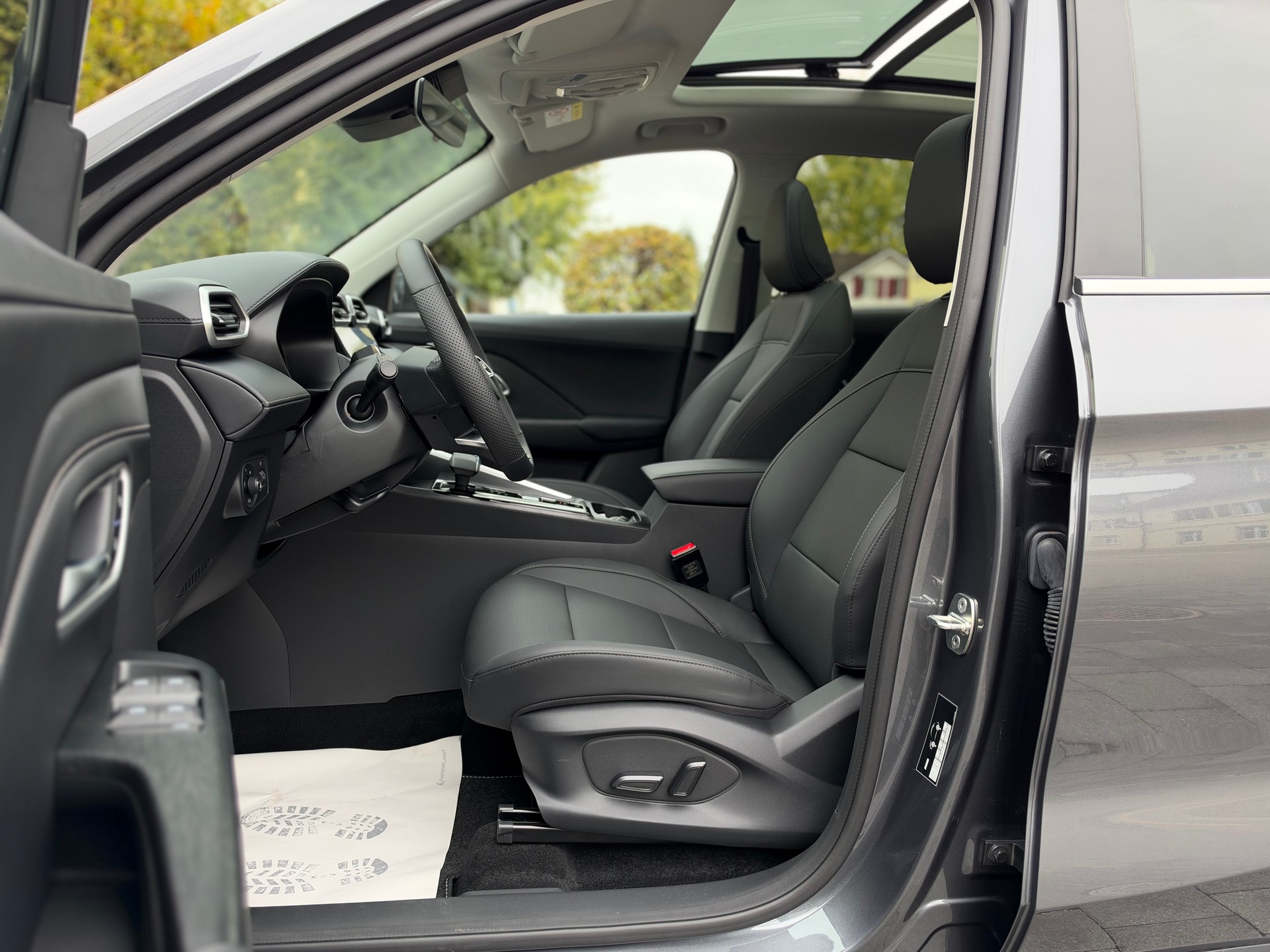 MG ZS 1.5 HEV Luxury-image-14