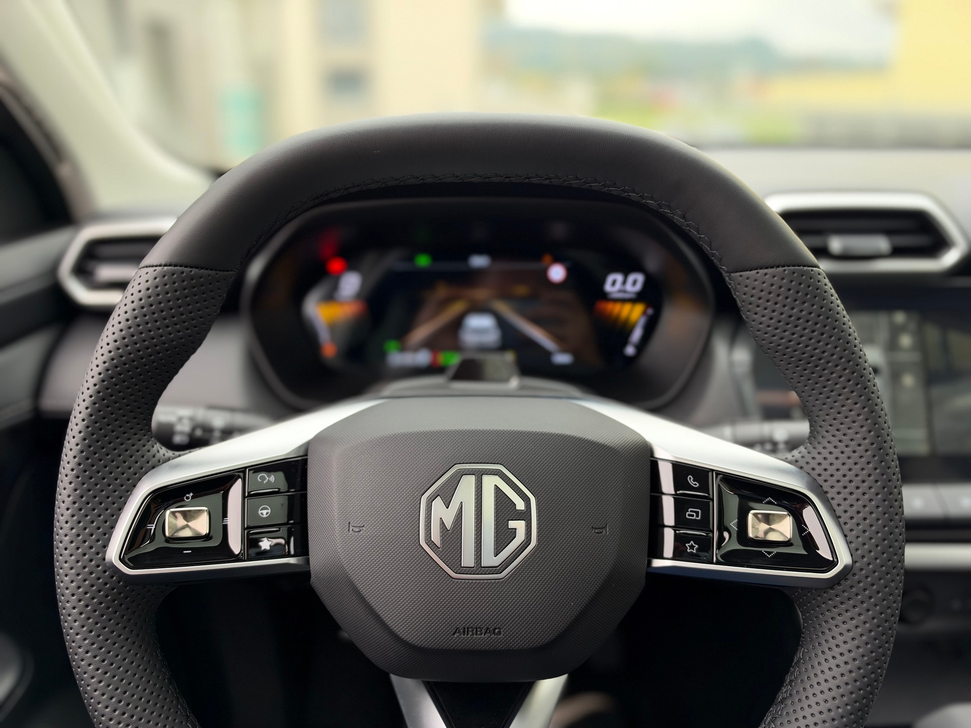 MG ZS 1.5 HEV Luxury-image-17