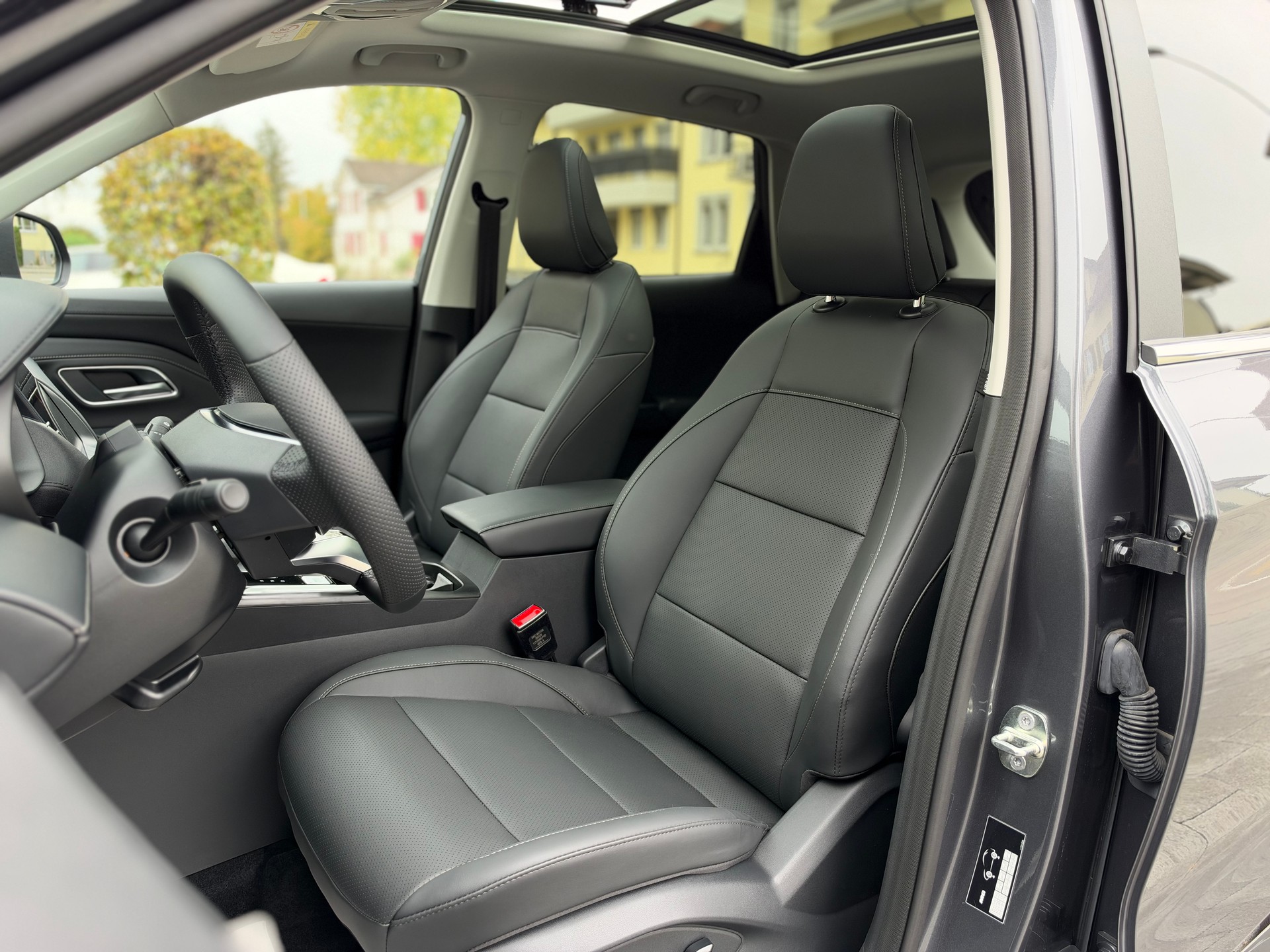 MG ZS 1.5 HEV Luxury-image-15