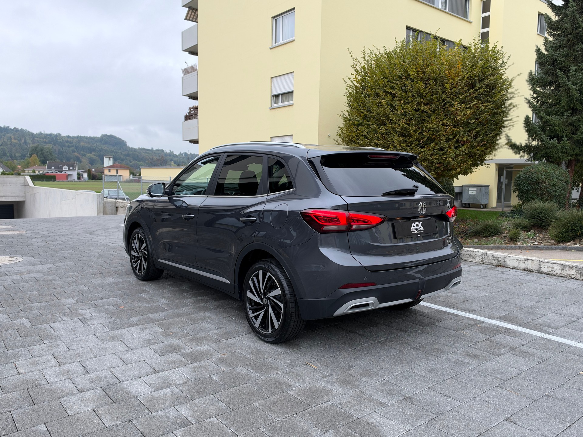 MG ZS 1.5 HEV Luxury-image-2