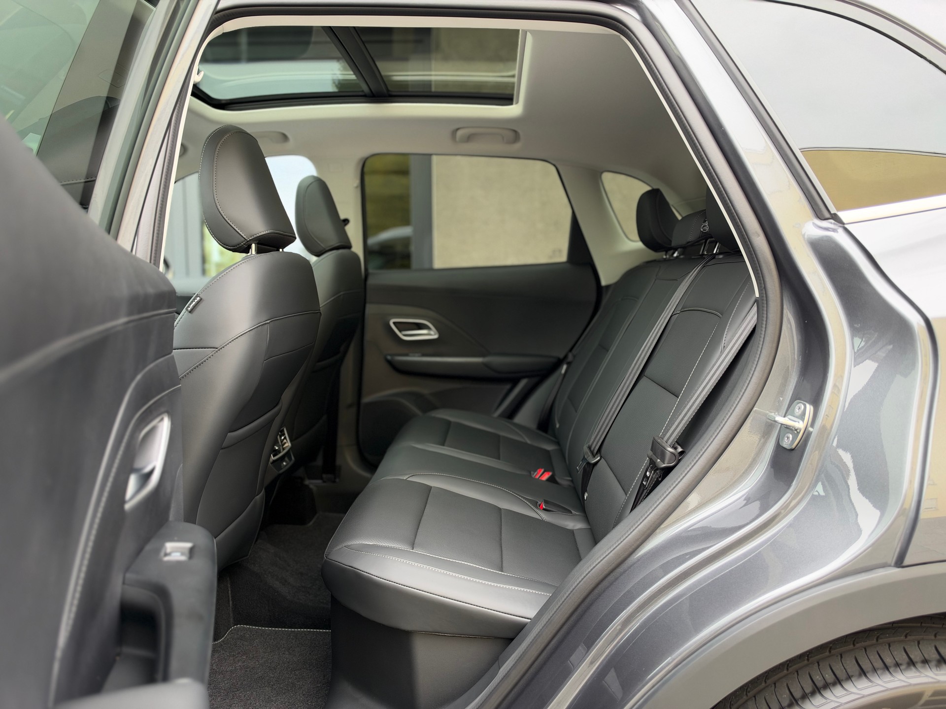 MG ZS 1.5 HEV Luxury-image-23