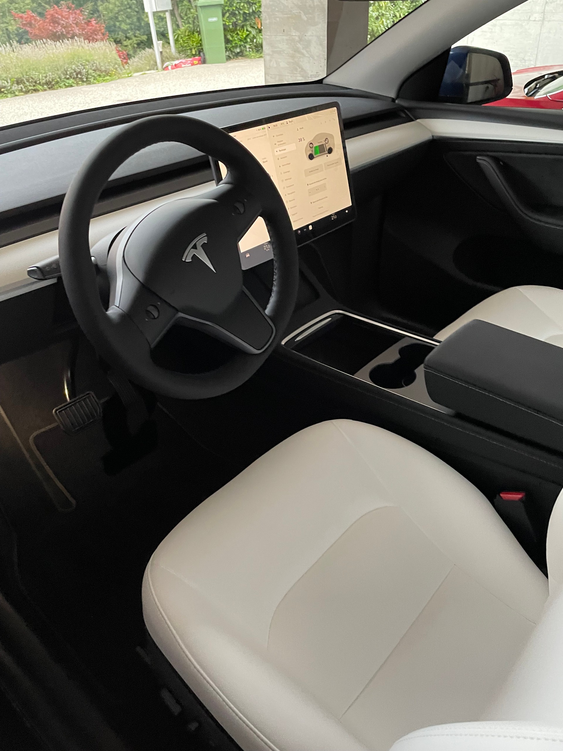 TESLA Long Range D-image-4