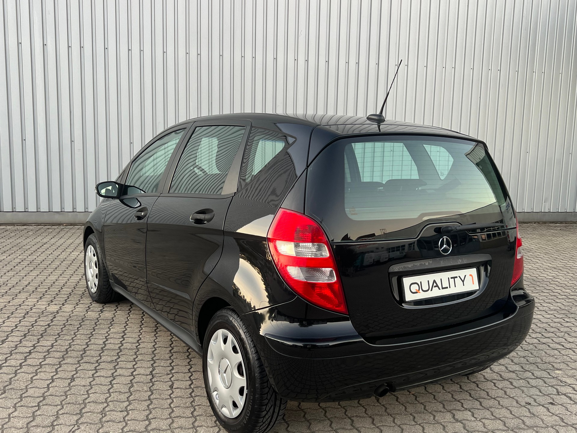 MERCEDES-BENZ A 170 Avantgarde-image-8
