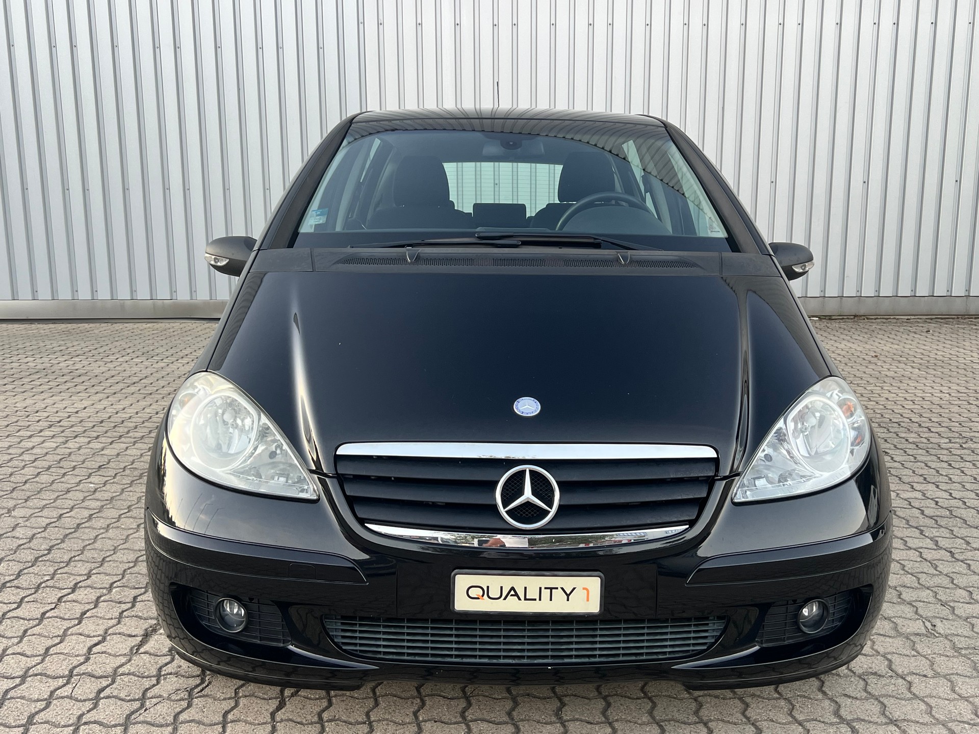 MERCEDES-BENZ A 170 Avantgarde-showroom-element-2