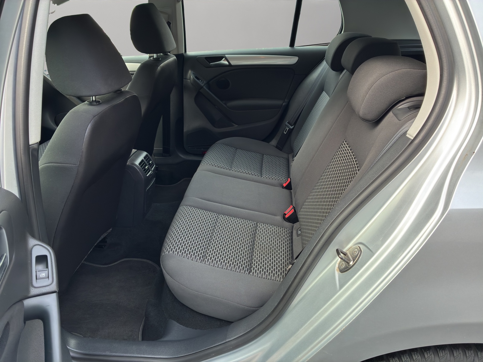 VW Golf 2.0 TDI Comfortline 4Motion-image-13