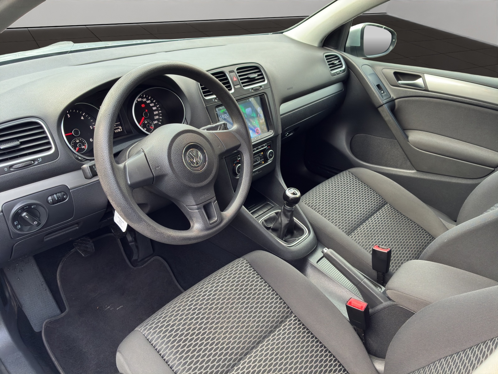 VW Golf 2.0 TDI Comfortline 4Motion-image-9