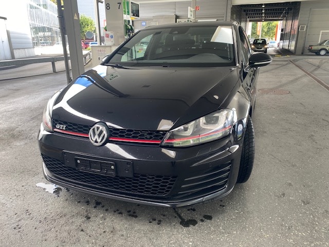 VW Golf 2.0 TSI GTI-image-2