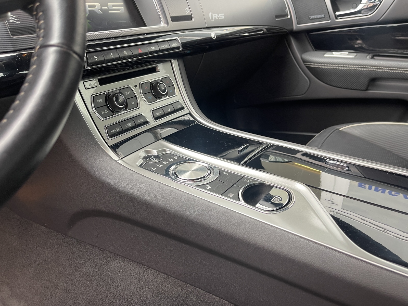 JAGUAR XF 5.0 V8 S/C XFR-S-image-8