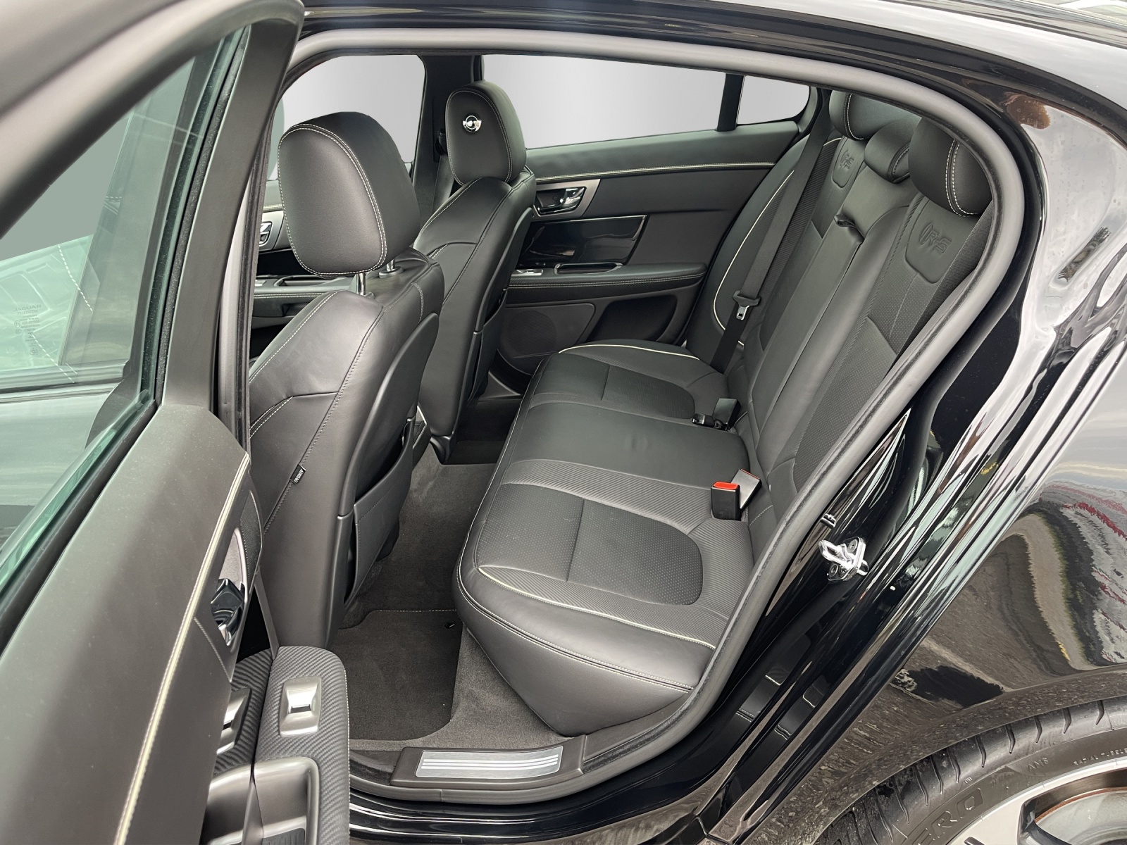 JAGUAR XF 5.0 V8 S/C XFR-S-image-10