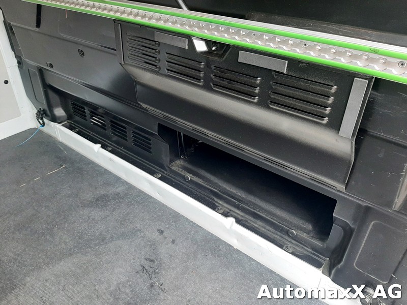 FORD Transit Custom Van 300 L2 2.0 TDCi 130 Trend-image-9