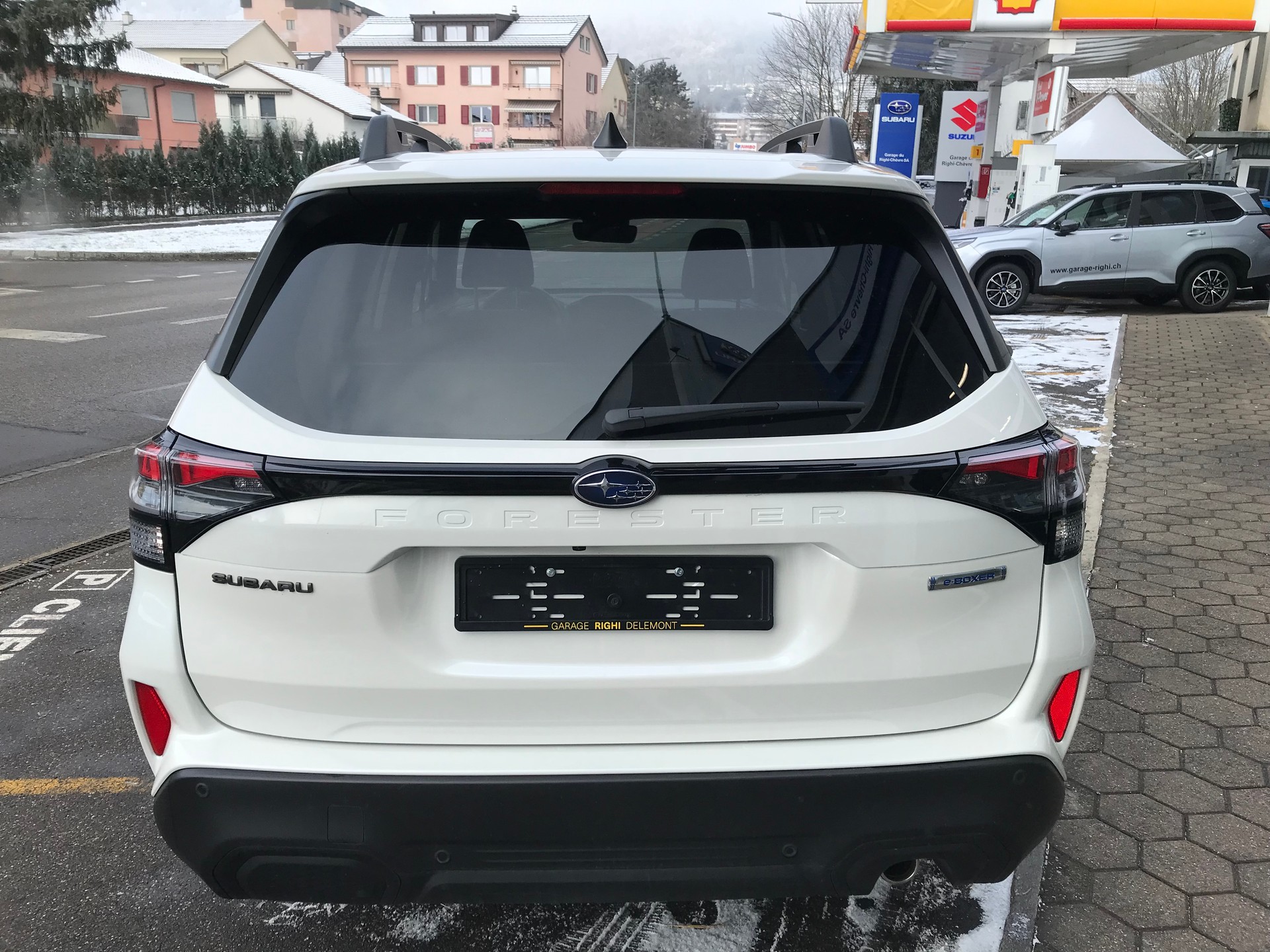 SUBARU Forester 2.0i e-Boxer Swiss Plus Lineartronic-image-2