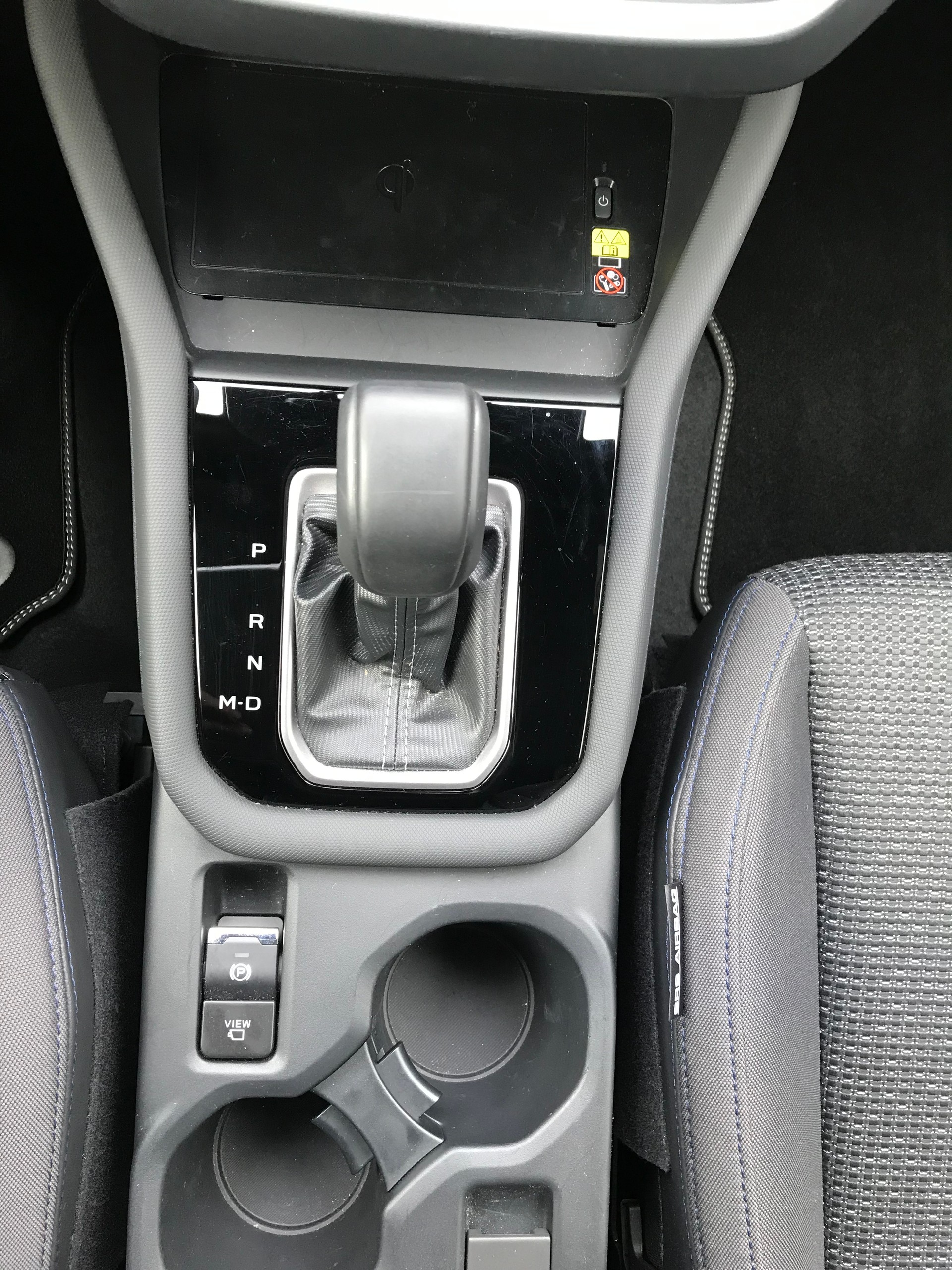 SUBARU Forester 2.0i e-Boxer Swiss Plus Lineartronic-image-11