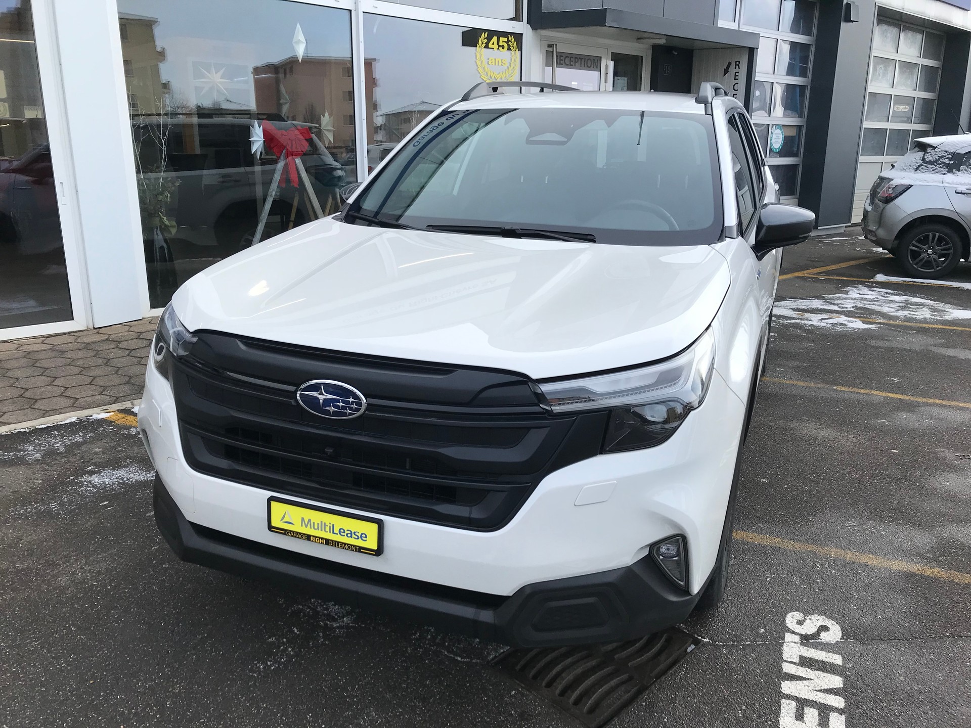 SUBARU Forester 2.0i e-Boxer Swiss Plus Lineartronic-image-1