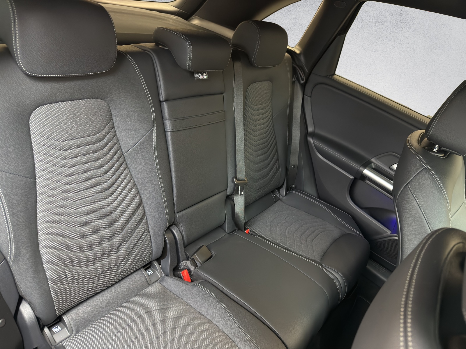 MERCEDES-BENZ B 200 Progressive-image-12