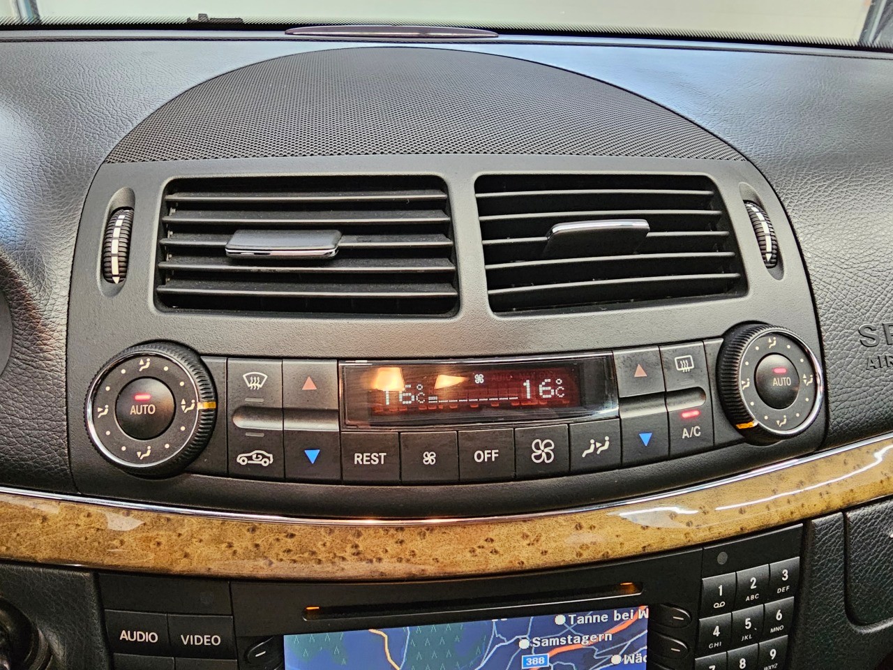 MERCEDES-BENZ E 420 CDI Avantgarde 7G-Tronic-image-6