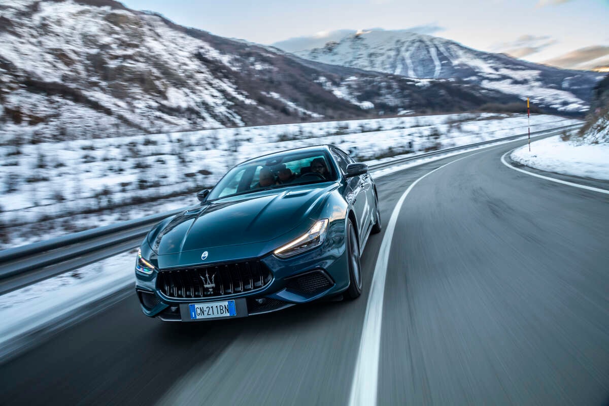 MASERATI Ghibli Trofeo 3.8 V8 - 334 ULTIMA 1of103 - Blu Persia FUORISERIE - 2.99% Leasing-image-12