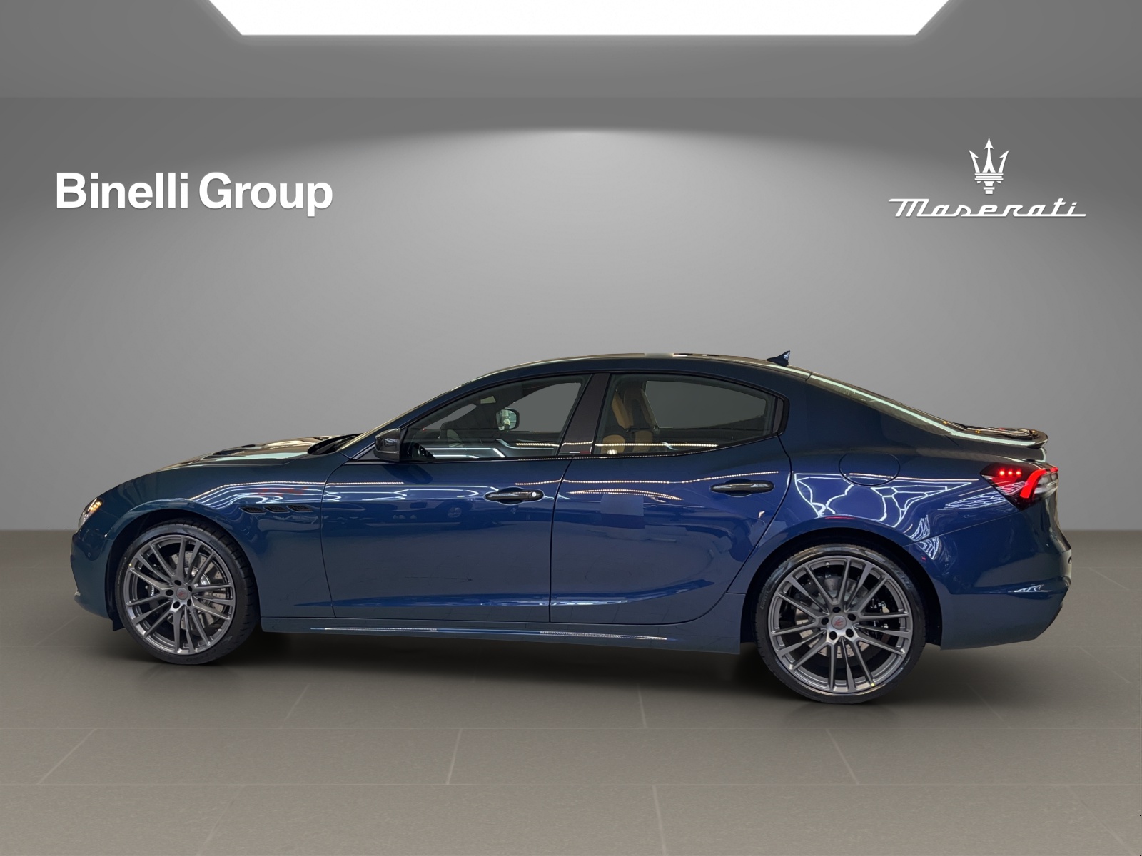 MASERATI Ghibli Trofeo 3.8 V8 - 334 ULTIMA 1of103 - Blu Persia FUORISERIE - 2.99% Leasing-image-27