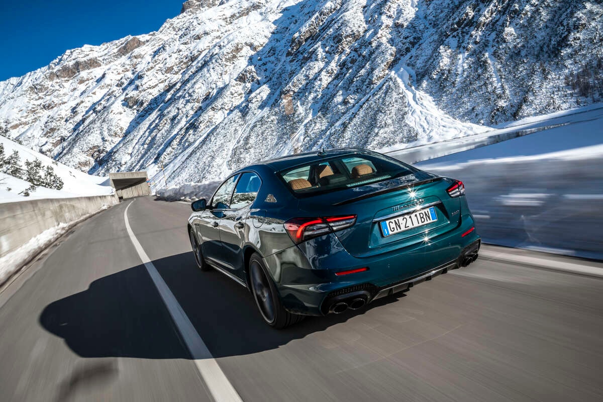 MASERATI Ghibli Trofeo 3.8 V8 - 334 ULTIMA 1of103 - Blu Persia FUORISERIE - 2.99% Leasing-image-15