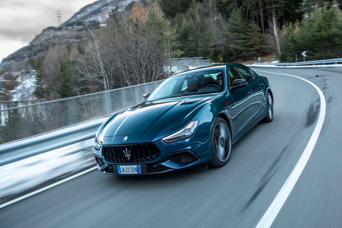 MASERATI Ghibli Trofeo 3.8 V8 - 334 ULTIMA 1of103 - Blu Persia FUORISERIE - 2.99% Leasing-image-13