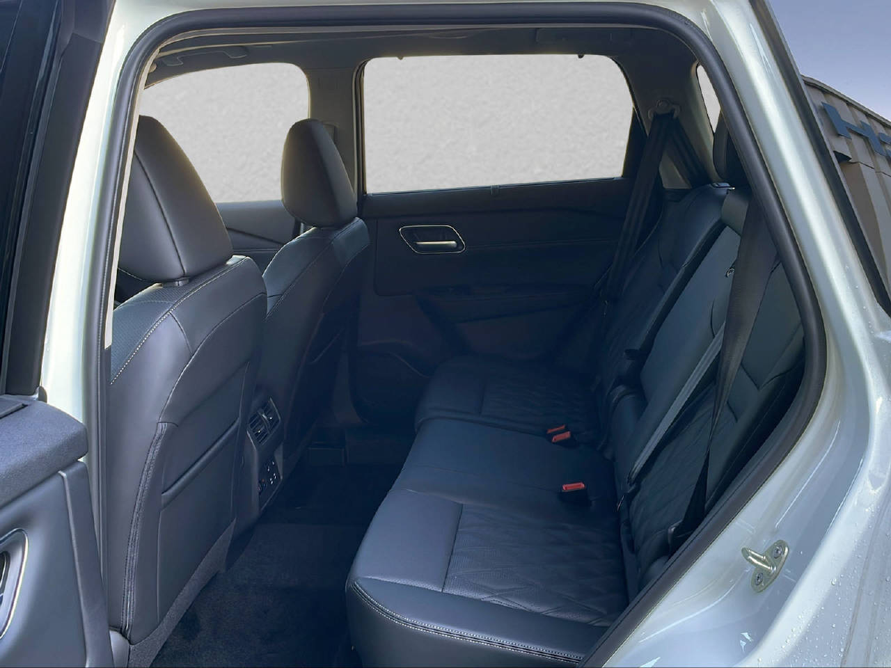 NISSAN X-Trail 1.5 VC-T Tekna+ e-4orce-image-6