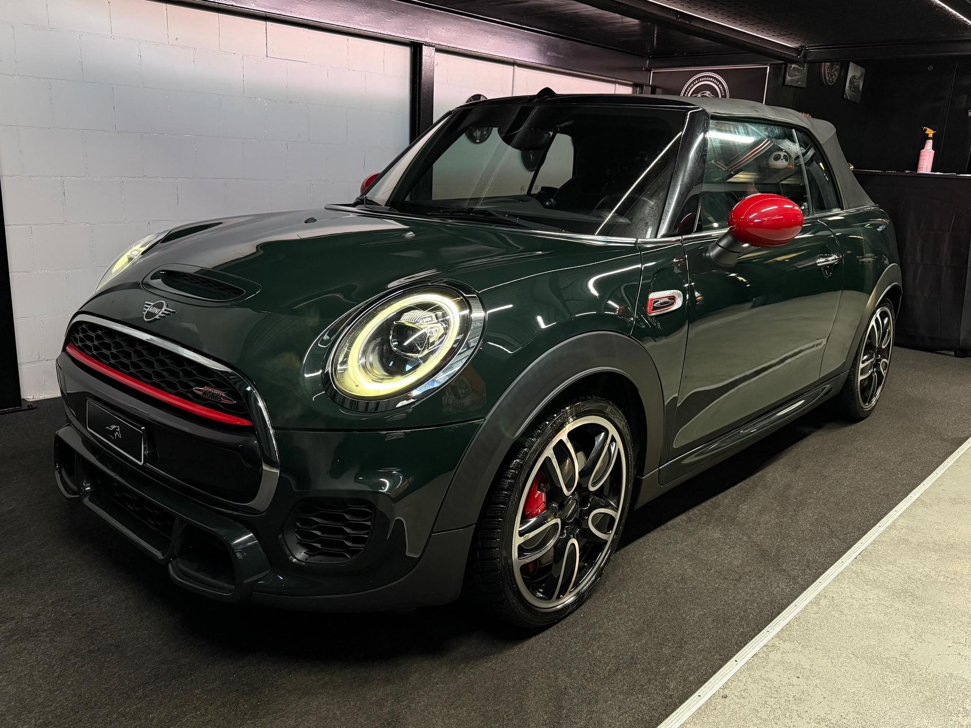 MINI Cooper John Cooper Works Cabriolet-image-17