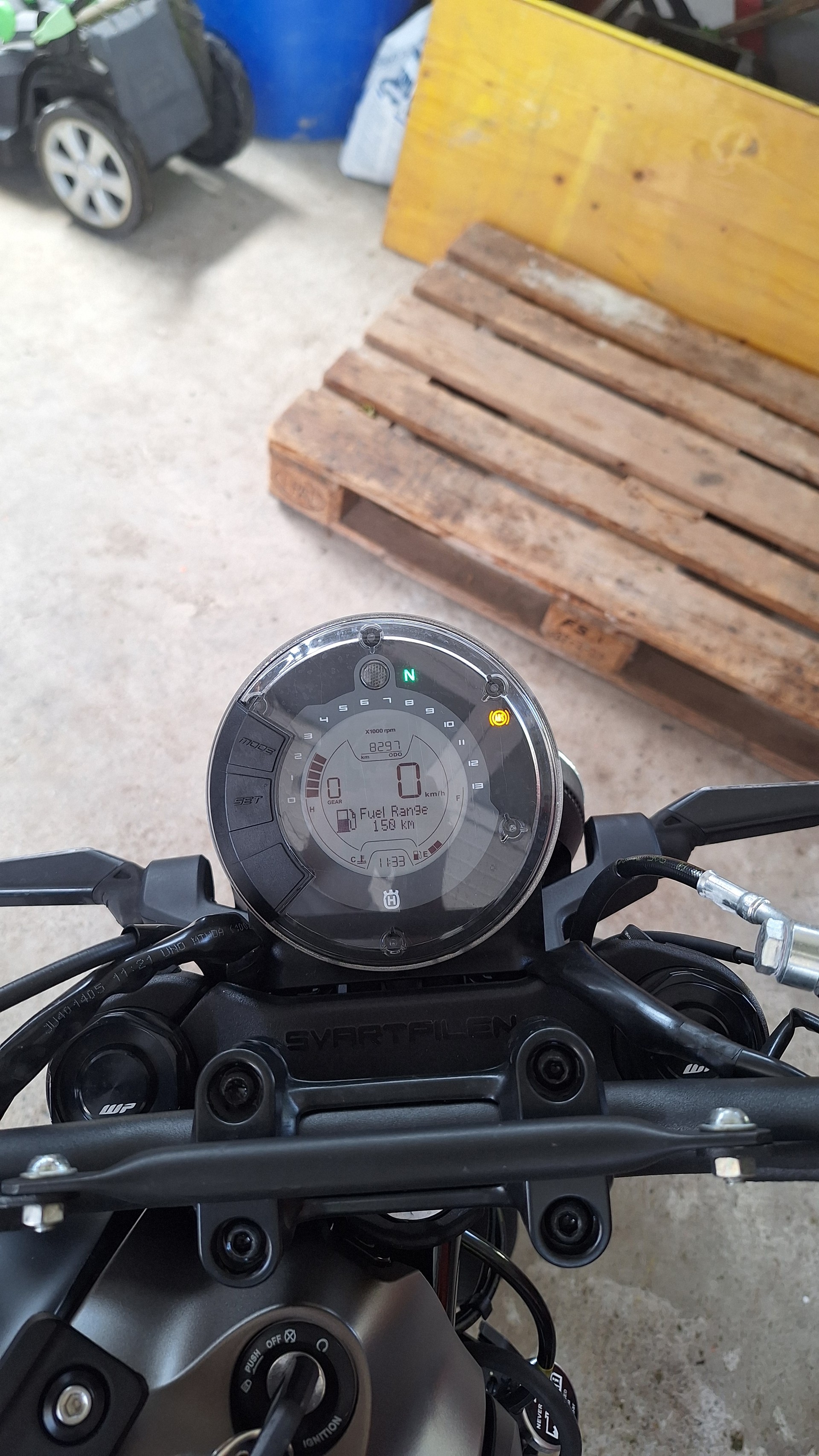 HUSQVARNA Svartpilen 125-image-3