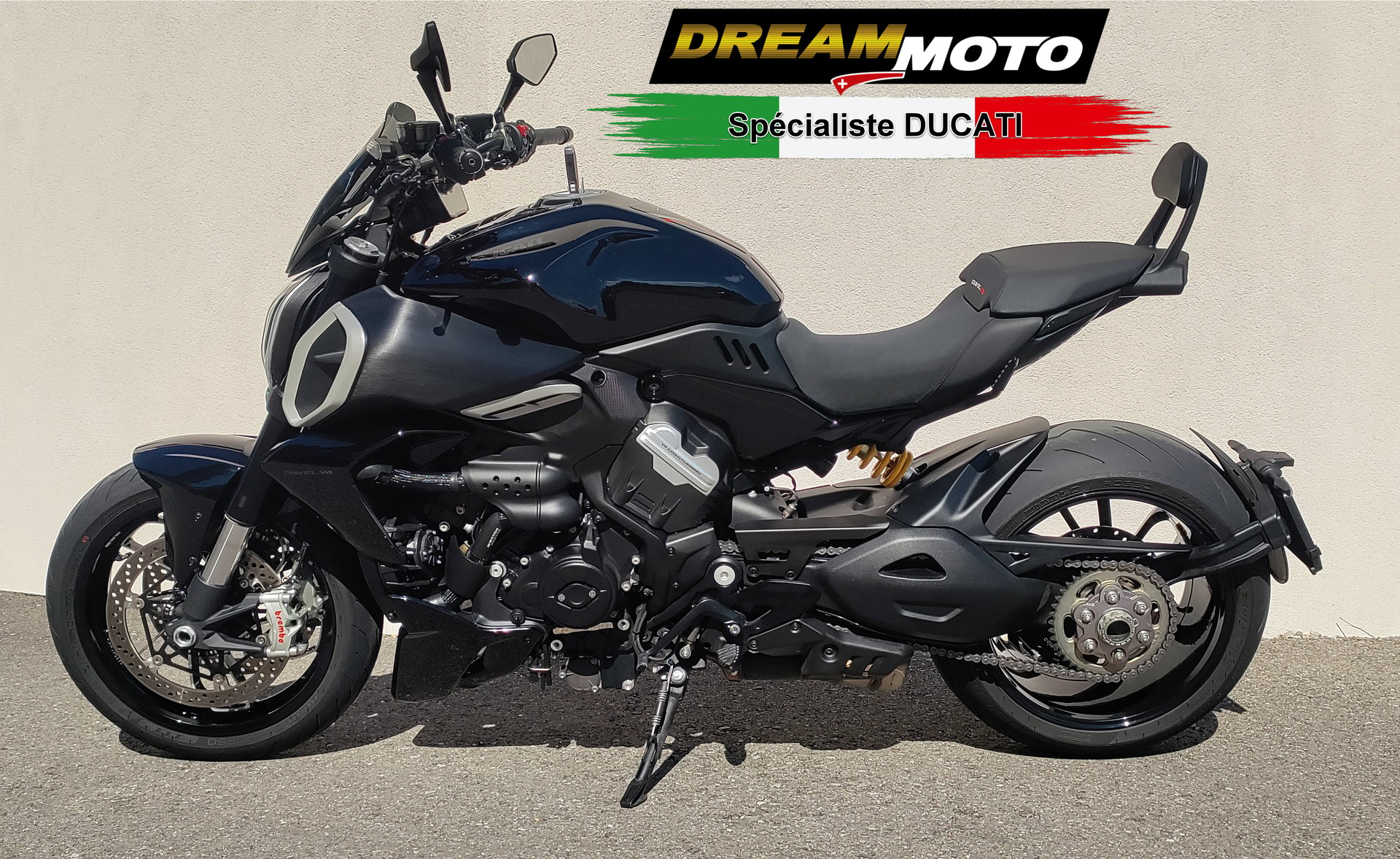 DUCATI Diavel V4-showroom-element-2