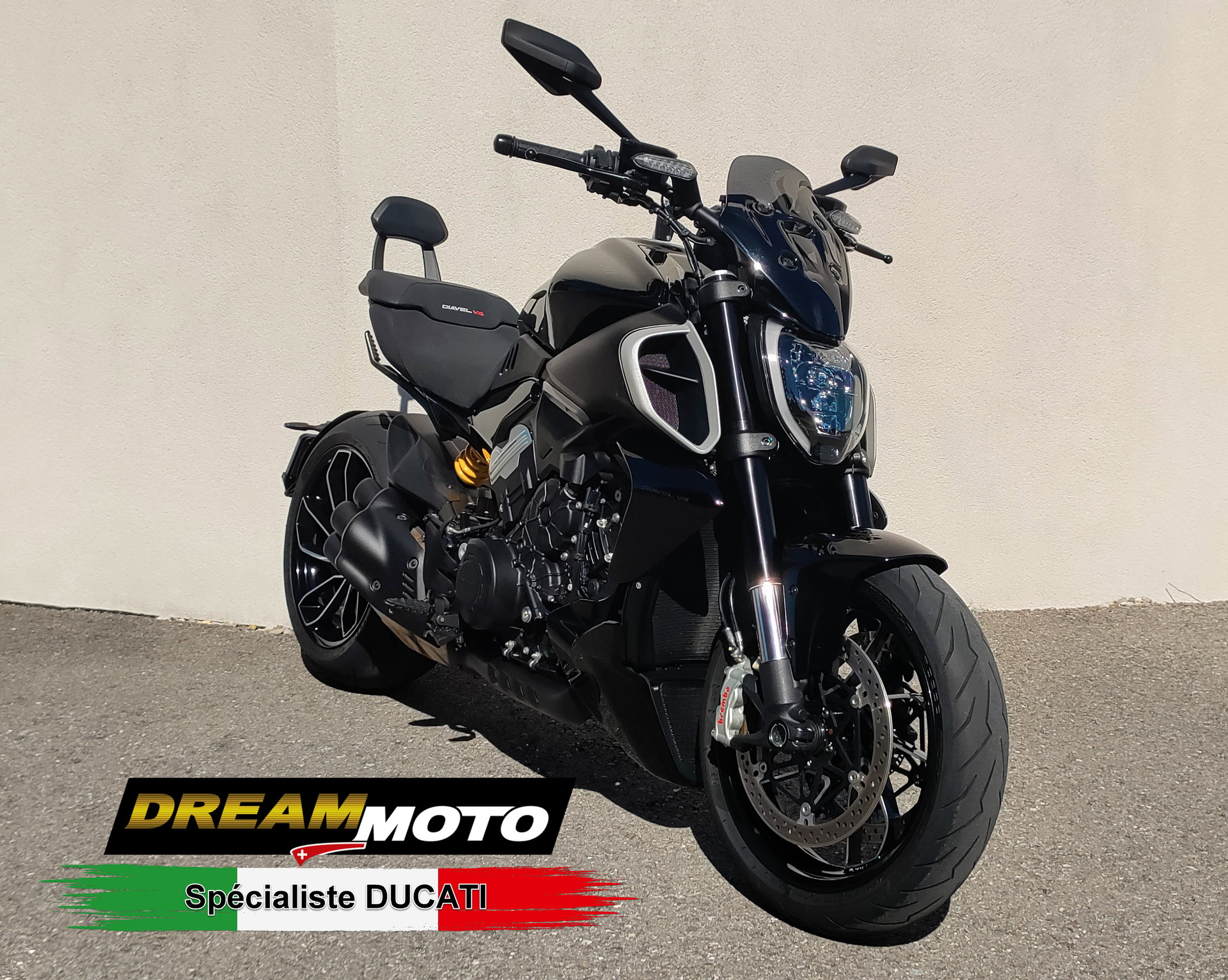 DUCATI Diavel V4-showroom-element-1