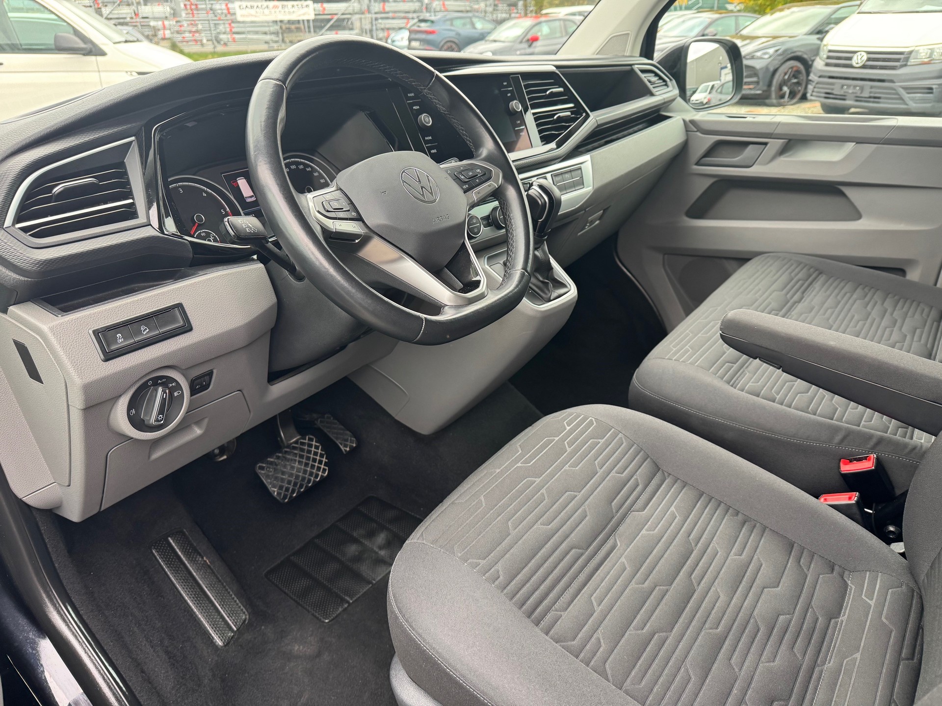 VW T6.1 2.0 TDI 4Motion DSG-image-8