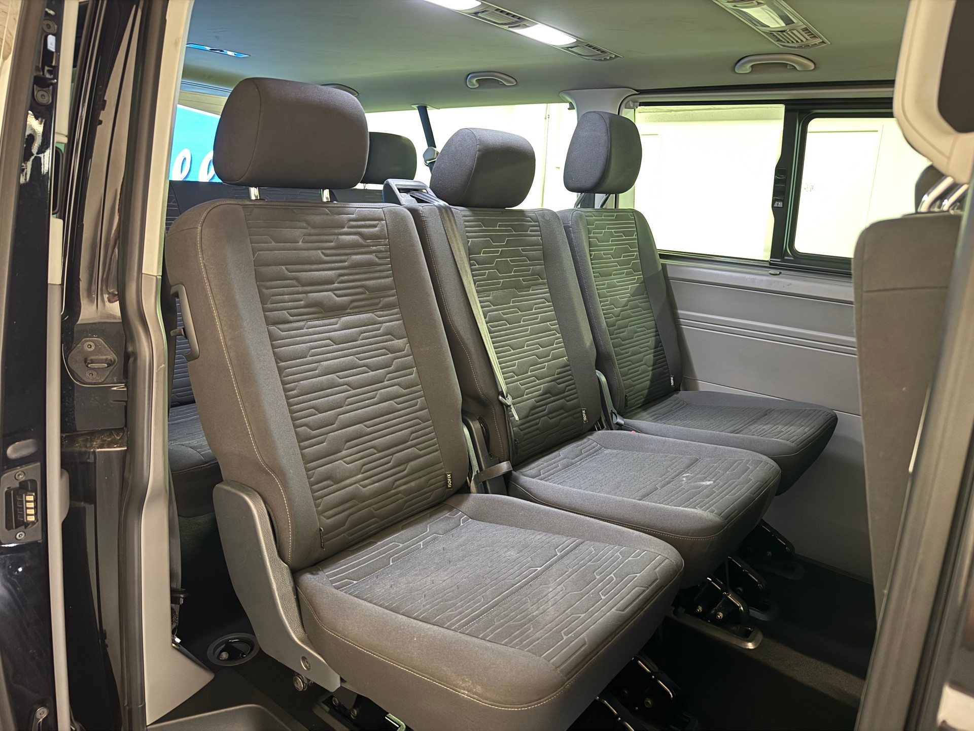 VW T6.1 2.0 TDI 4Motion DSG-image-8