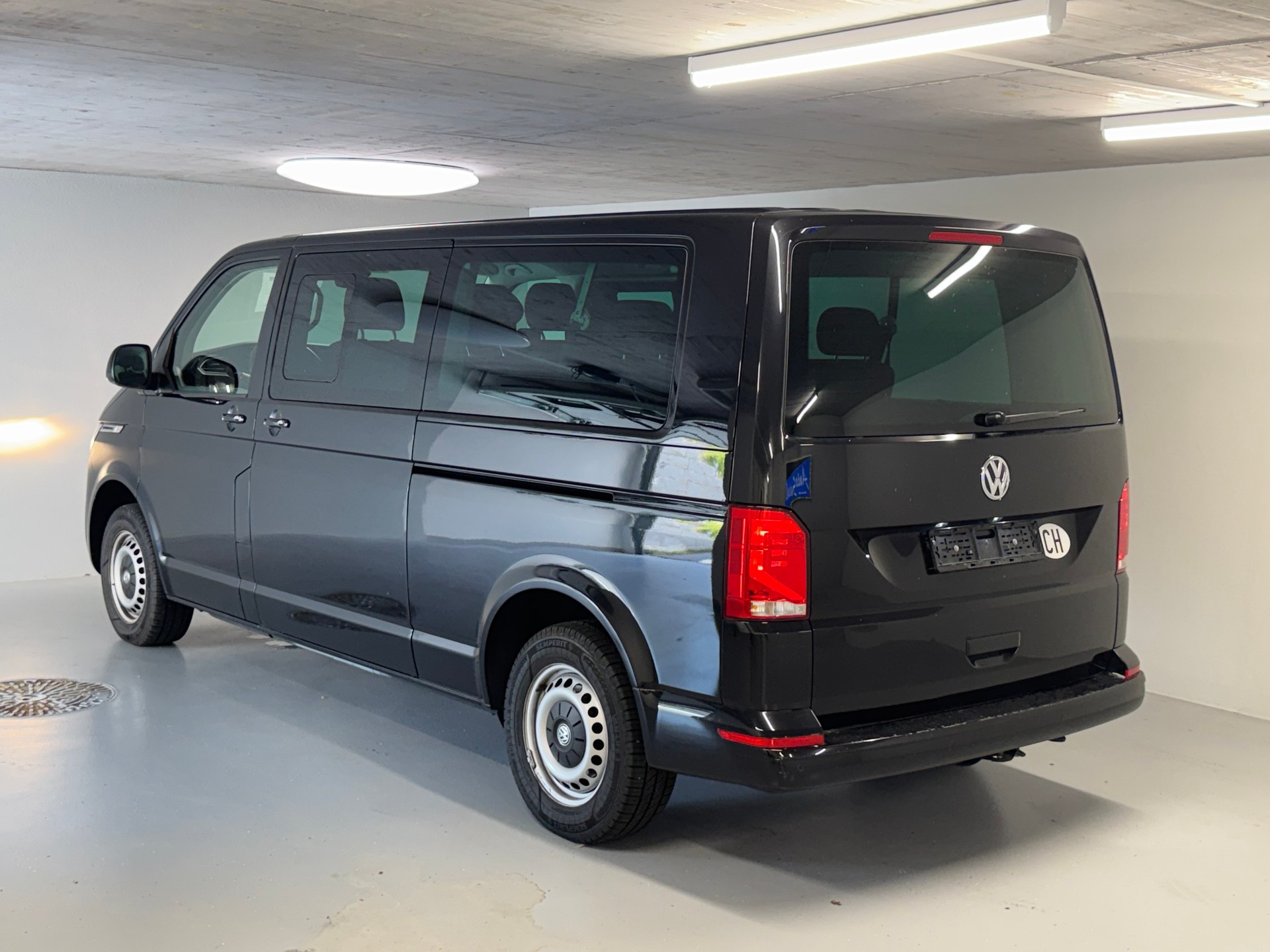 VW T6.1 2.0 TDI 4Motion DSG-image-3