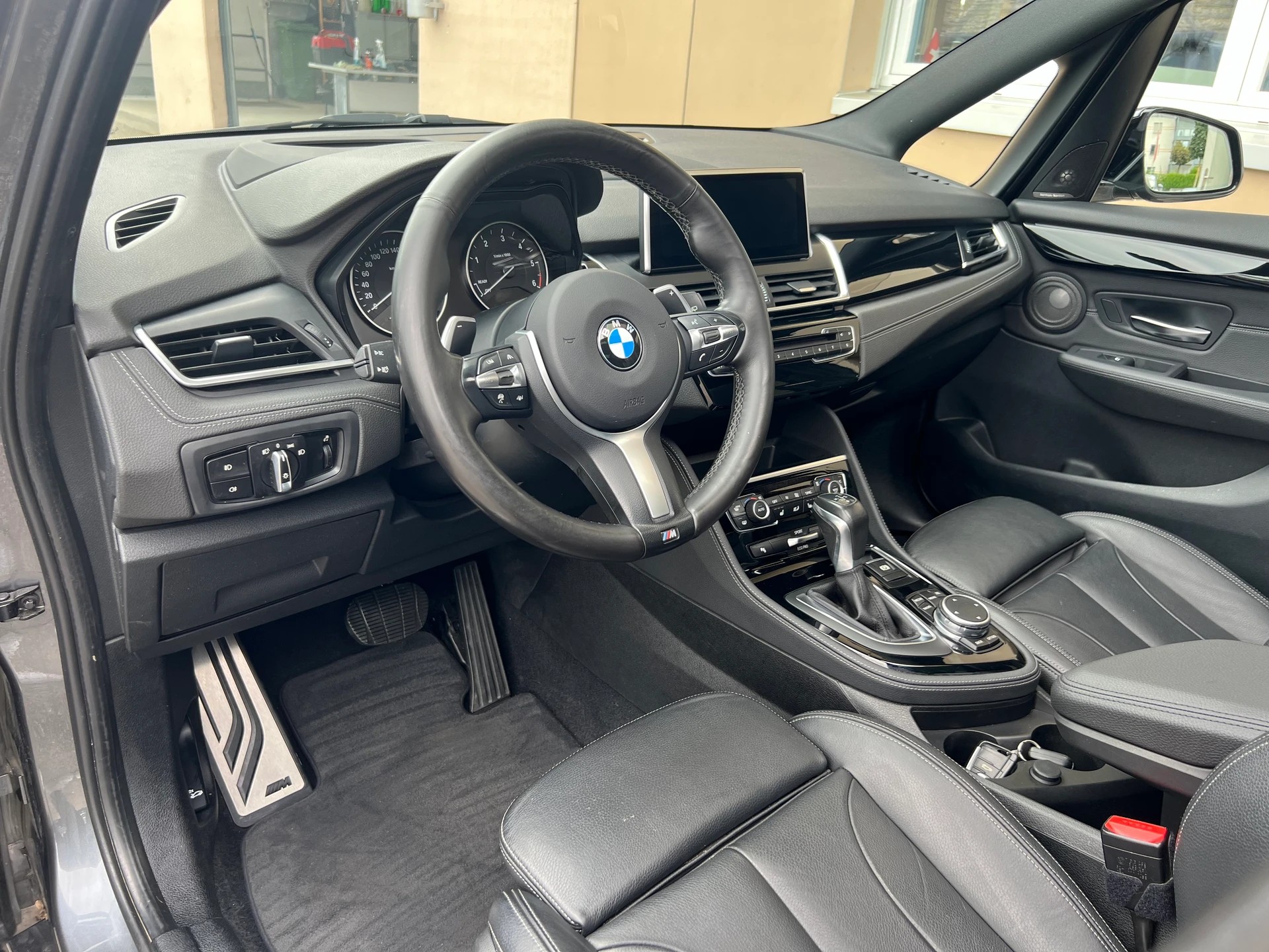 BMW 220d xDrive Gran Tourer M Sport Steptronic (CH)-image-11