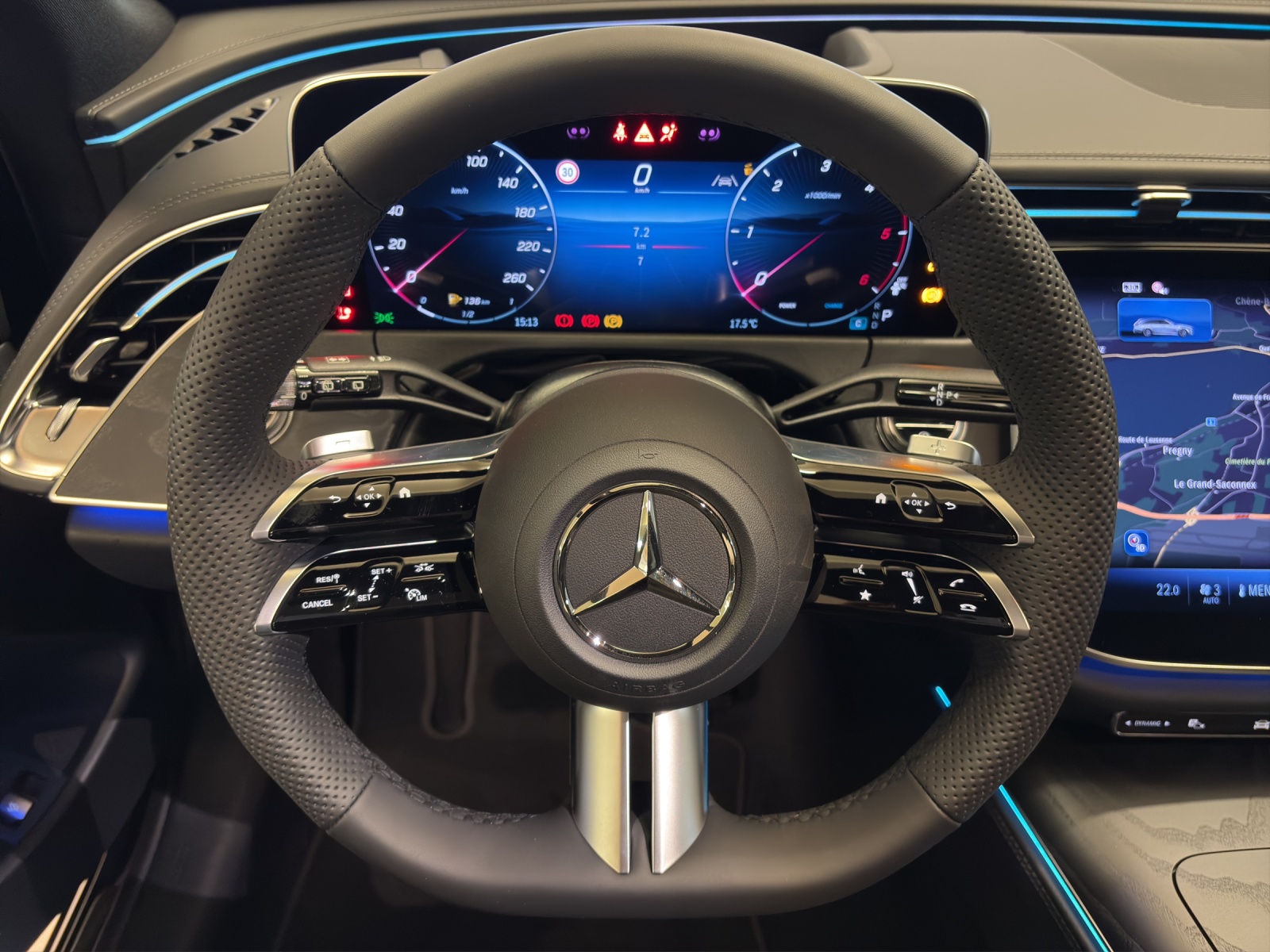 MERCEDES-BENZ E 220 d 4M Break-image-6