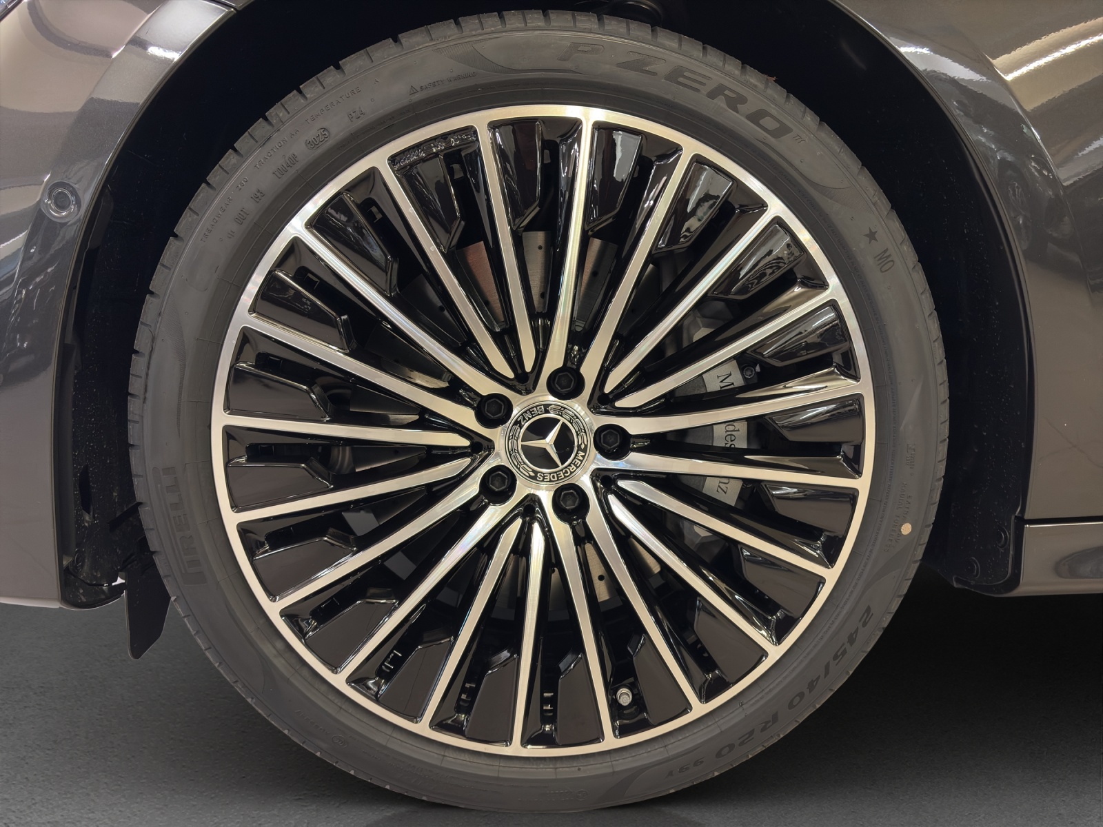 MERCEDES-BENZ E 220 d 4M Break-image-15