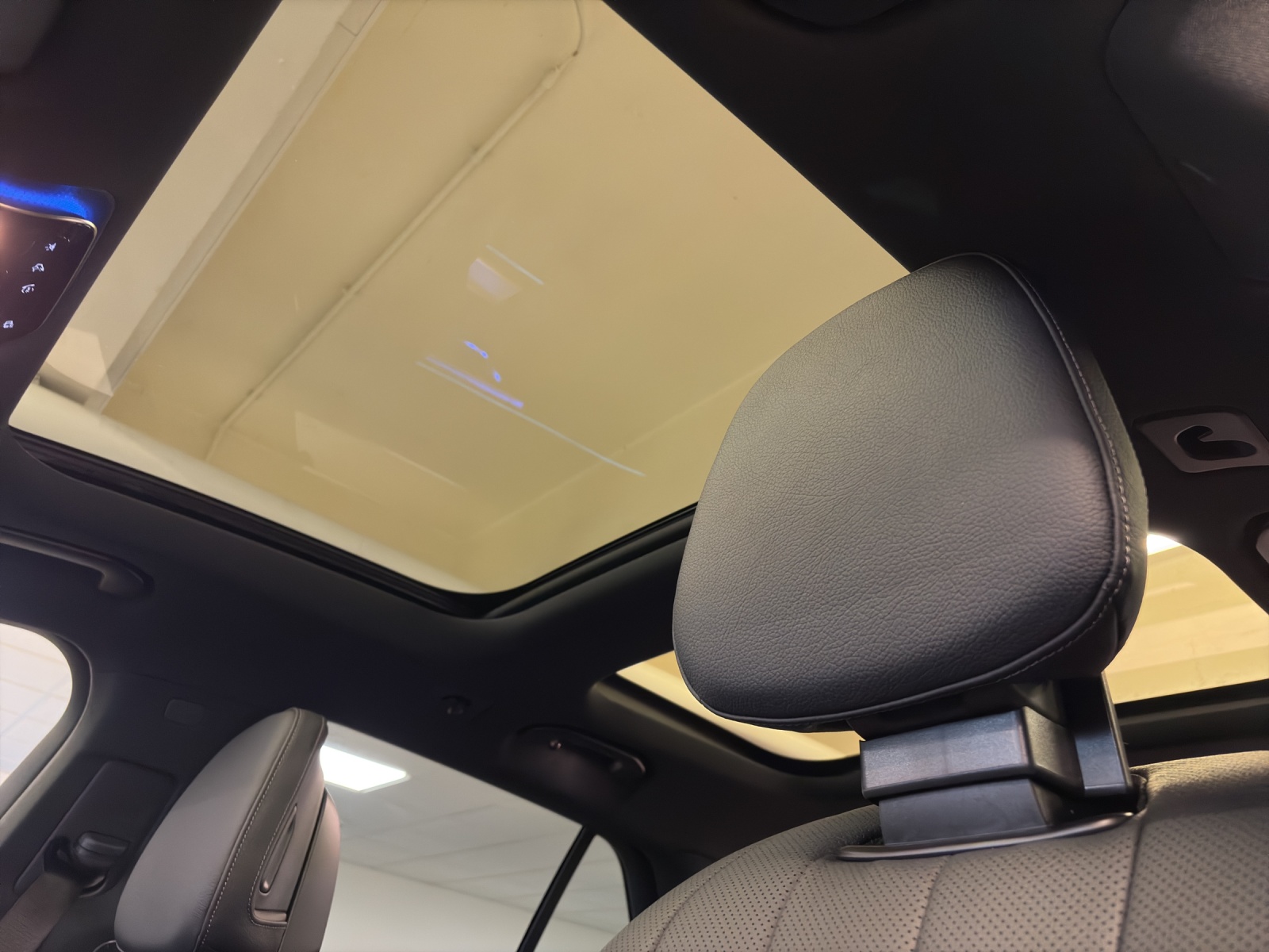 MERCEDES-BENZ E 220 d 4M Break-image-11