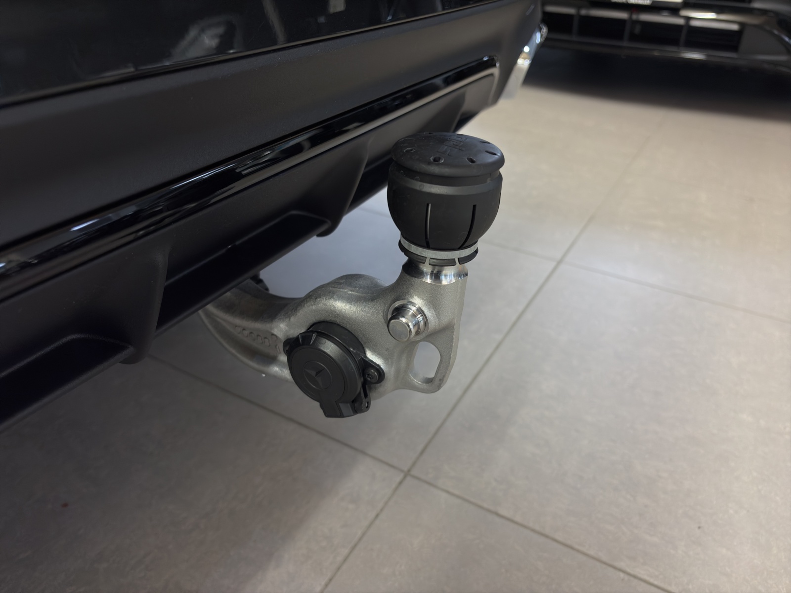 MERCEDES-BENZ E 220 d 4M Break-image-14