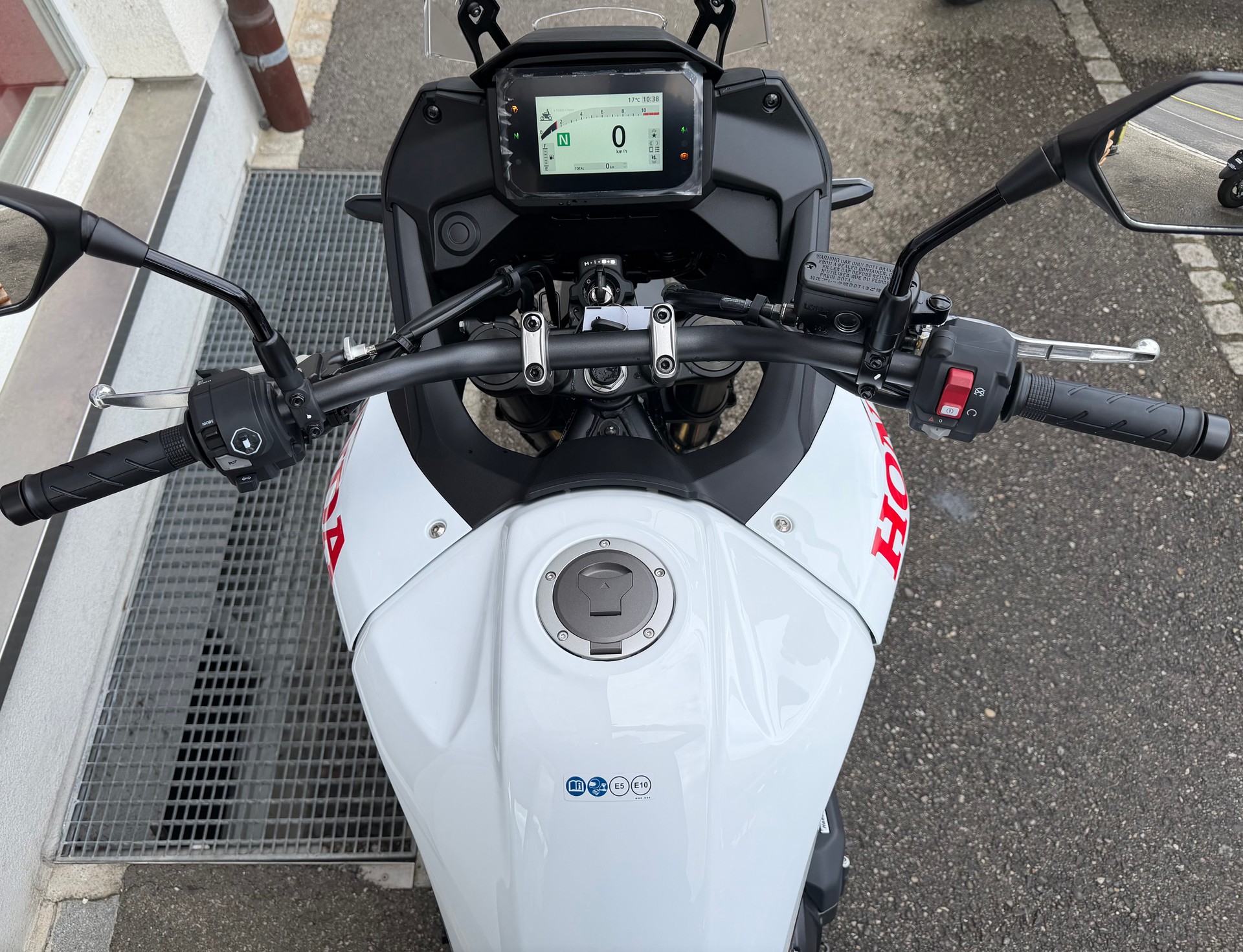 HONDA XL 750 Transalp E-Clutch 2026-image-8
