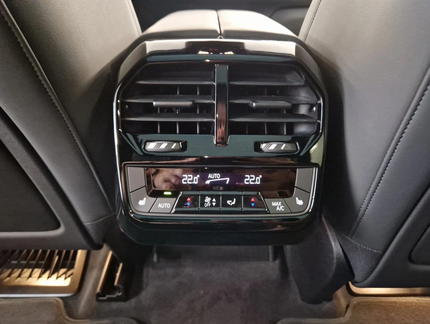 BMW BMW iX xDrive60 M Sport Pro – neuwertig – sofort verfügbar-image-11