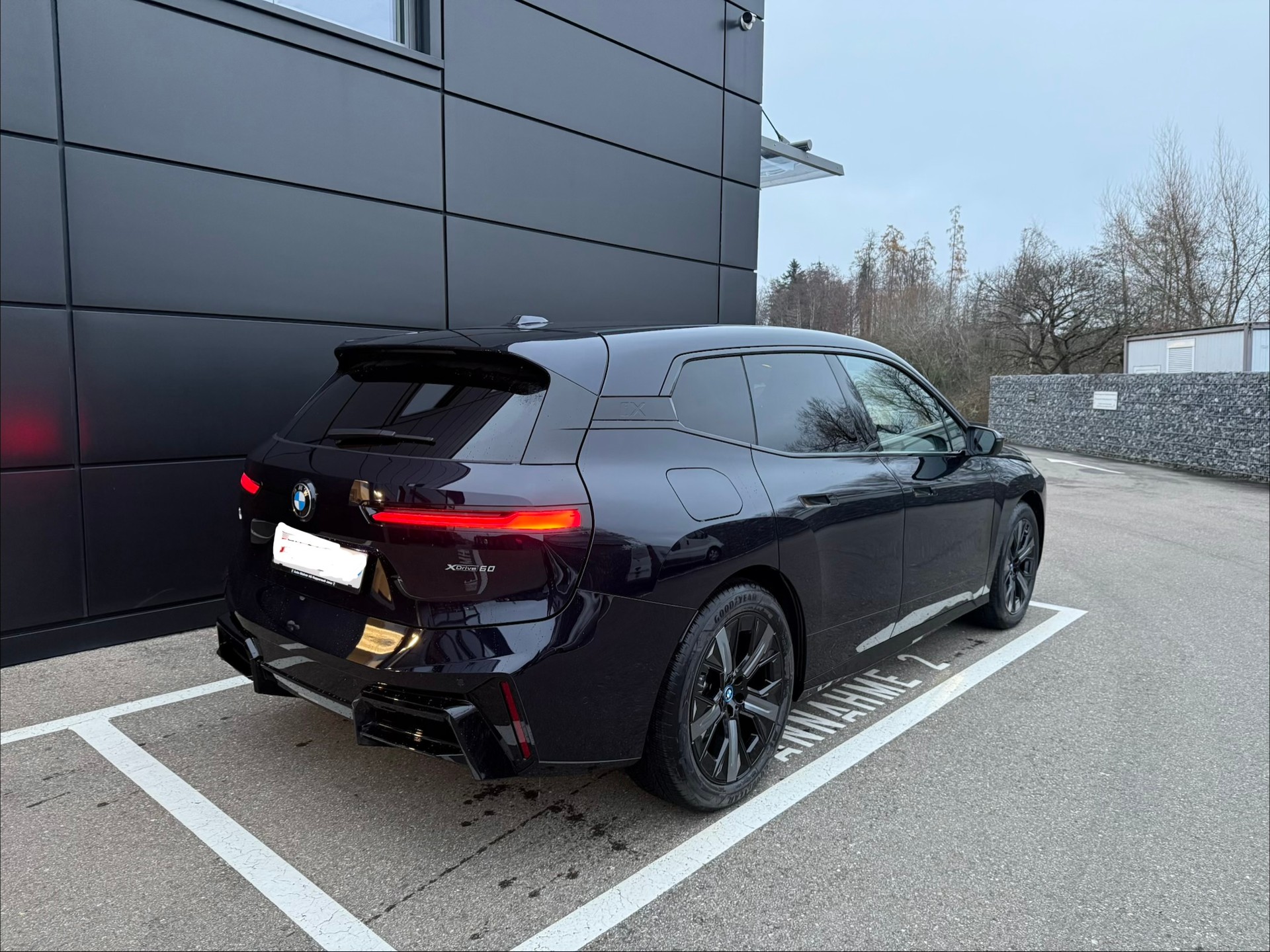 BMW BMW iX xDrive60 M Sport Pro – neuwertig – sofort verfügbar-image-3
