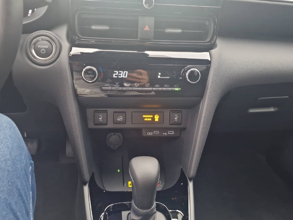 TOYOTA Yaris Cross 1.5 VVT-i HSD Trend AWD-i-image-12