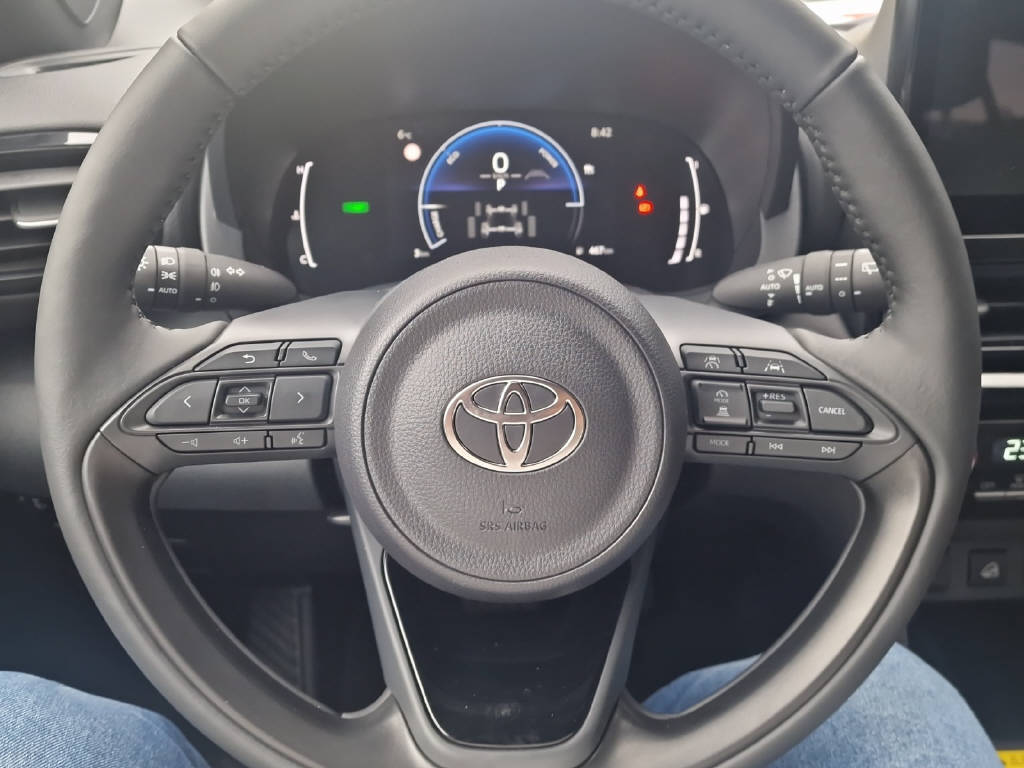 TOYOTA Yaris Cross 1.5 VVT-i HSD Trend AWD-i-image-6