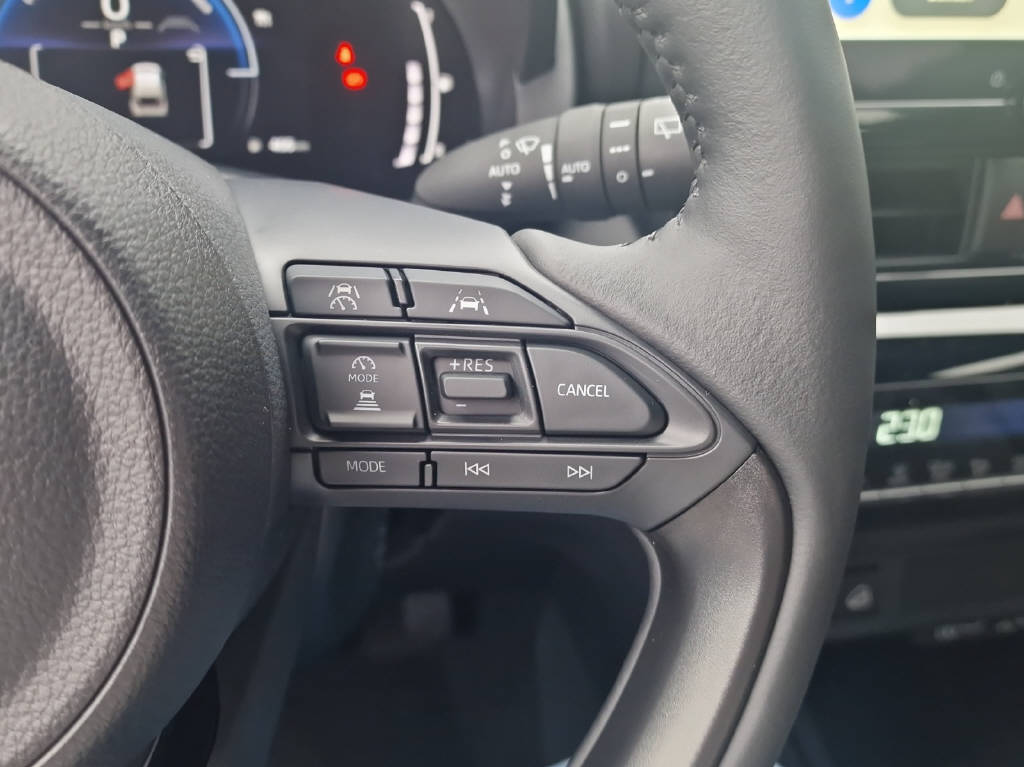 TOYOTA Yaris Cross 1.5 VVT-i HSD Trend AWD-i-image-10