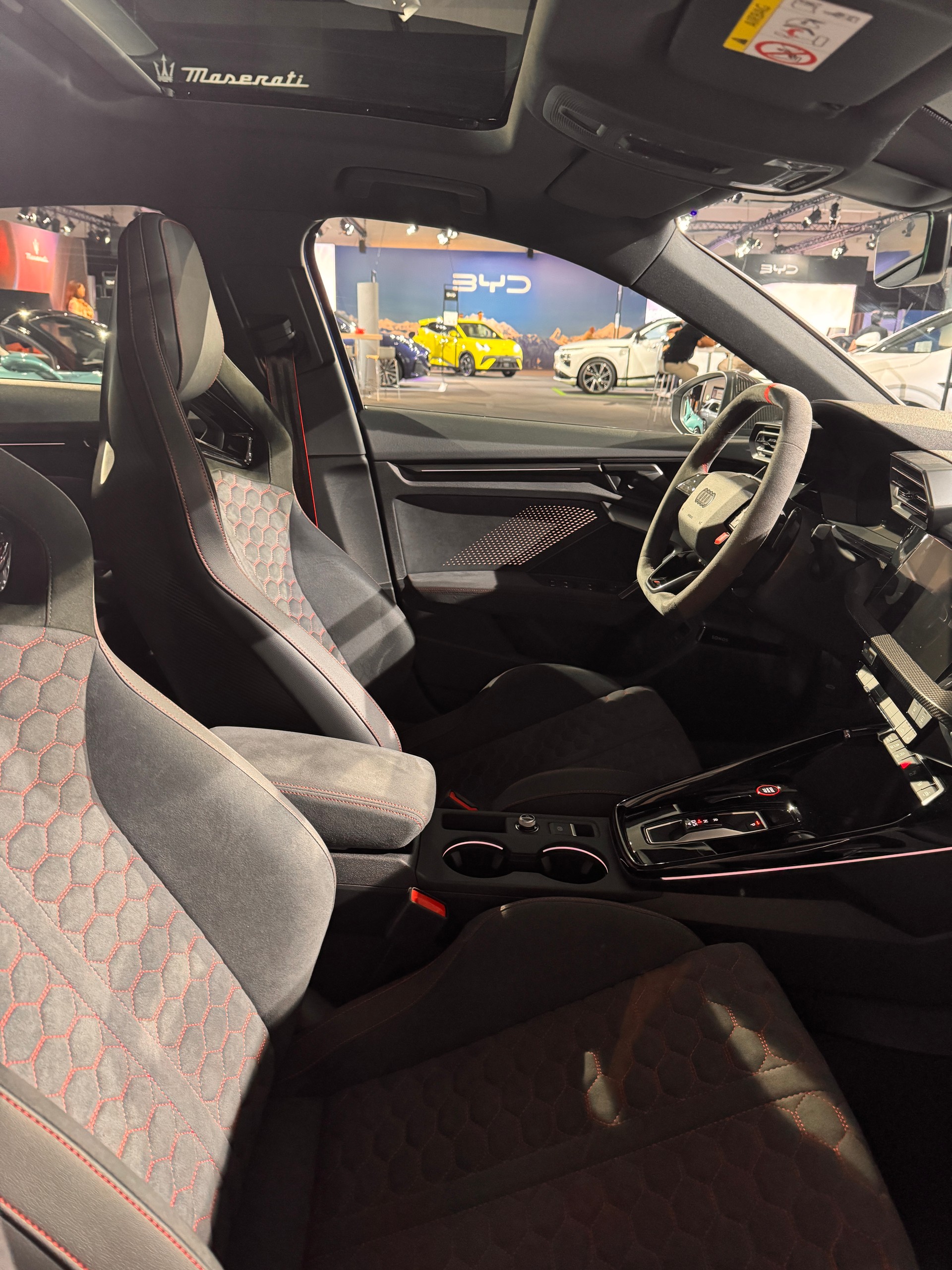AUDI RS3 Limousine 2.5 TSI quattro S-tronic-image-6