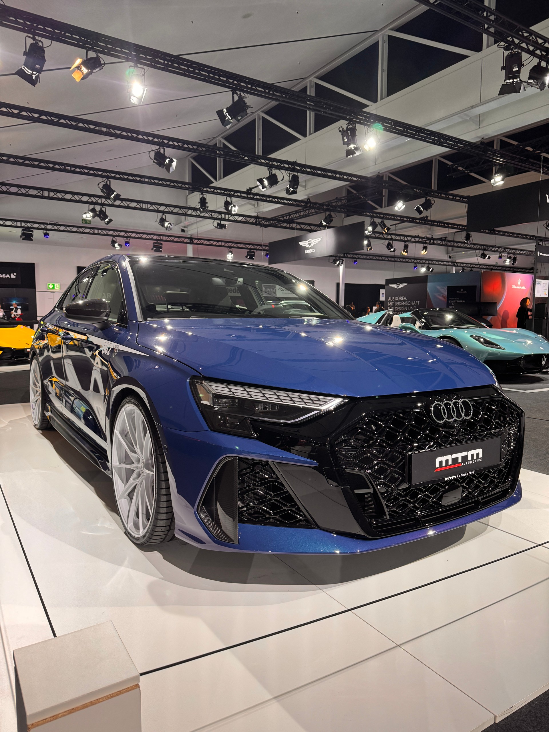 AUDI RS3 Limousine 2.5 TSI quattro S-tronic-image-1