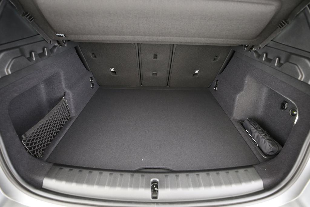 BMW X1 20i sDrive-image-5
